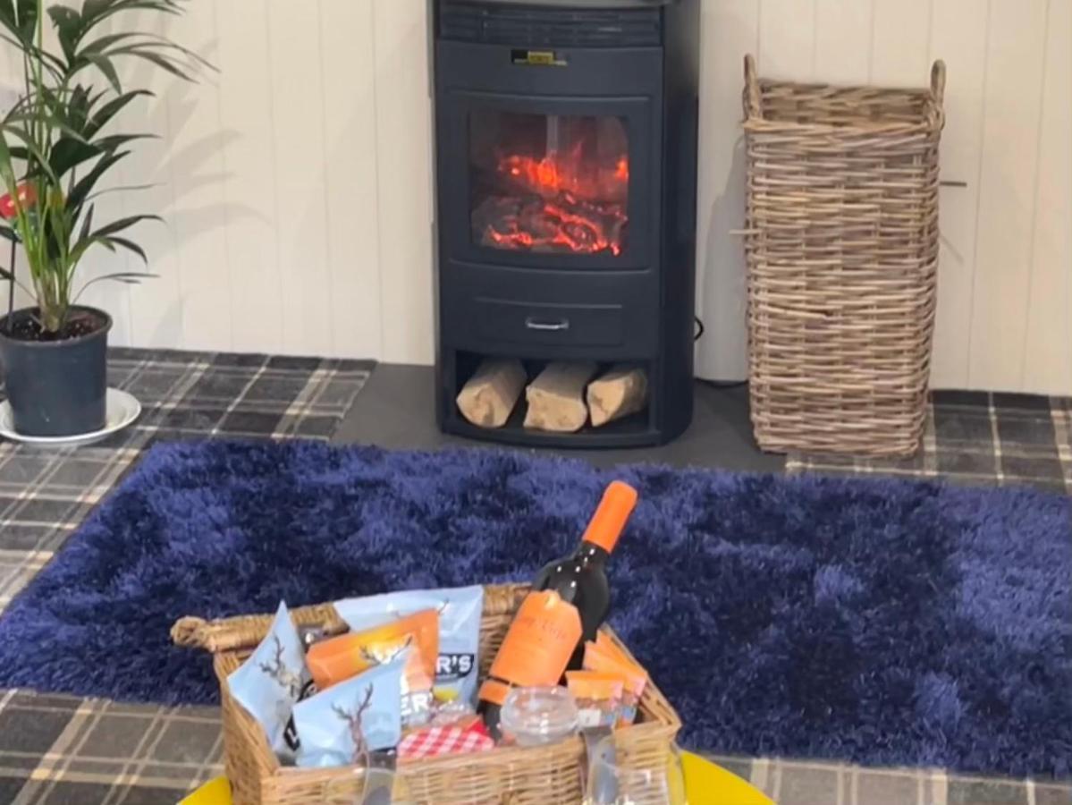 Oak Boutique Lodge Includes Hot Tub Air Con & Dog York Exterior foto