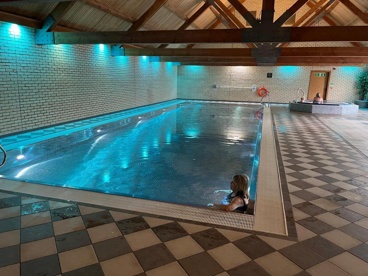 Oak Boutique Lodge Includes Hot Tub Air Con & Dog York Exterior foto
